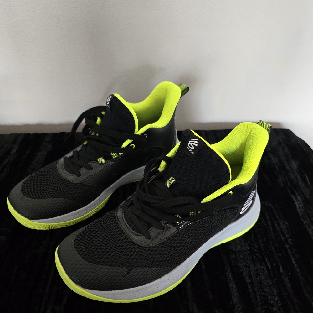 Size 11 Under Armour Curry 3Z6 Black Gry Green Men’s Basketball Shoes $50